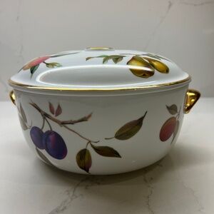 Large Evesham Covered Casserole Dish